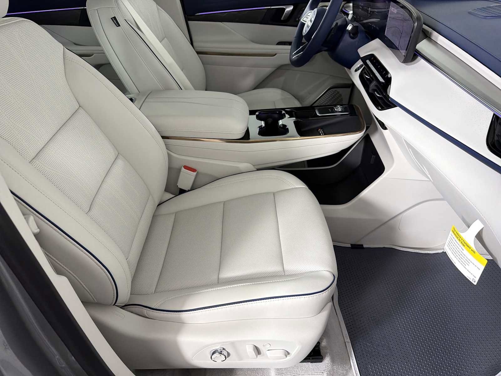 New 2026 Buick Enclave Avenir w/ Super Cruise Package FWD image 11
