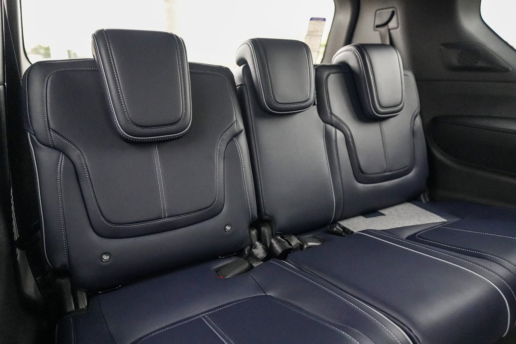 New 2026 INFINITI QX80 4WD w/ Sport Exterior Package image 17