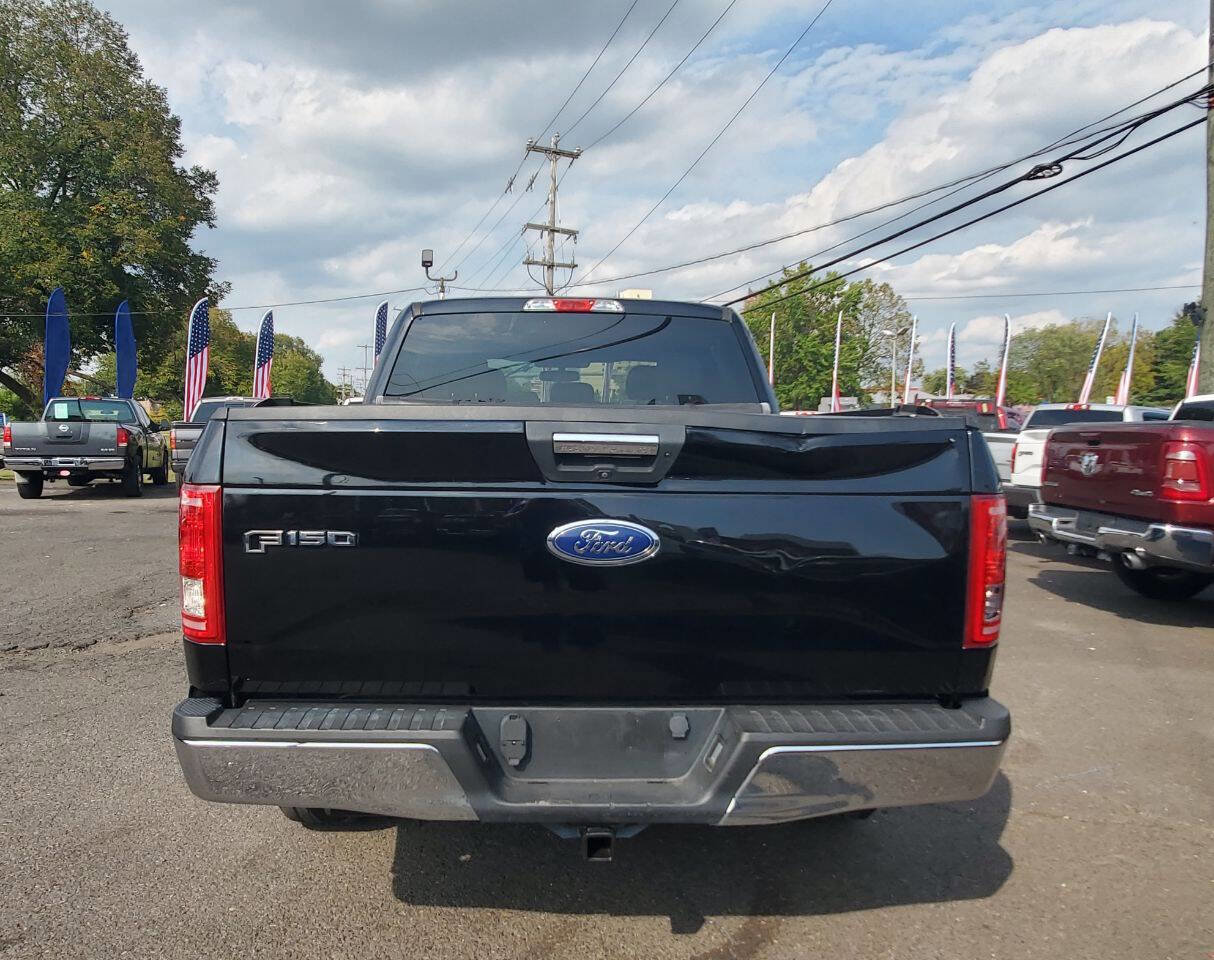 Used 2017 Ford F150 XLT w/ Equipment Group 301A Mid AWD/4WD image 4
