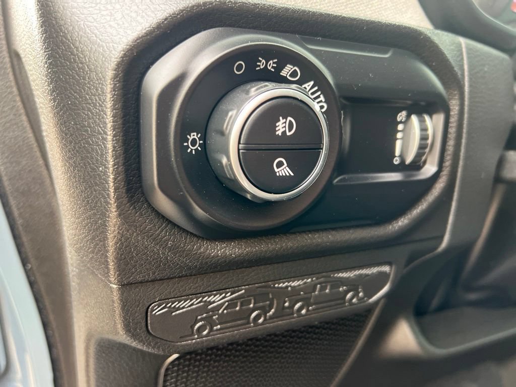 Certified 2024 Jeep Gladiator Sport AWD/4WD image 30