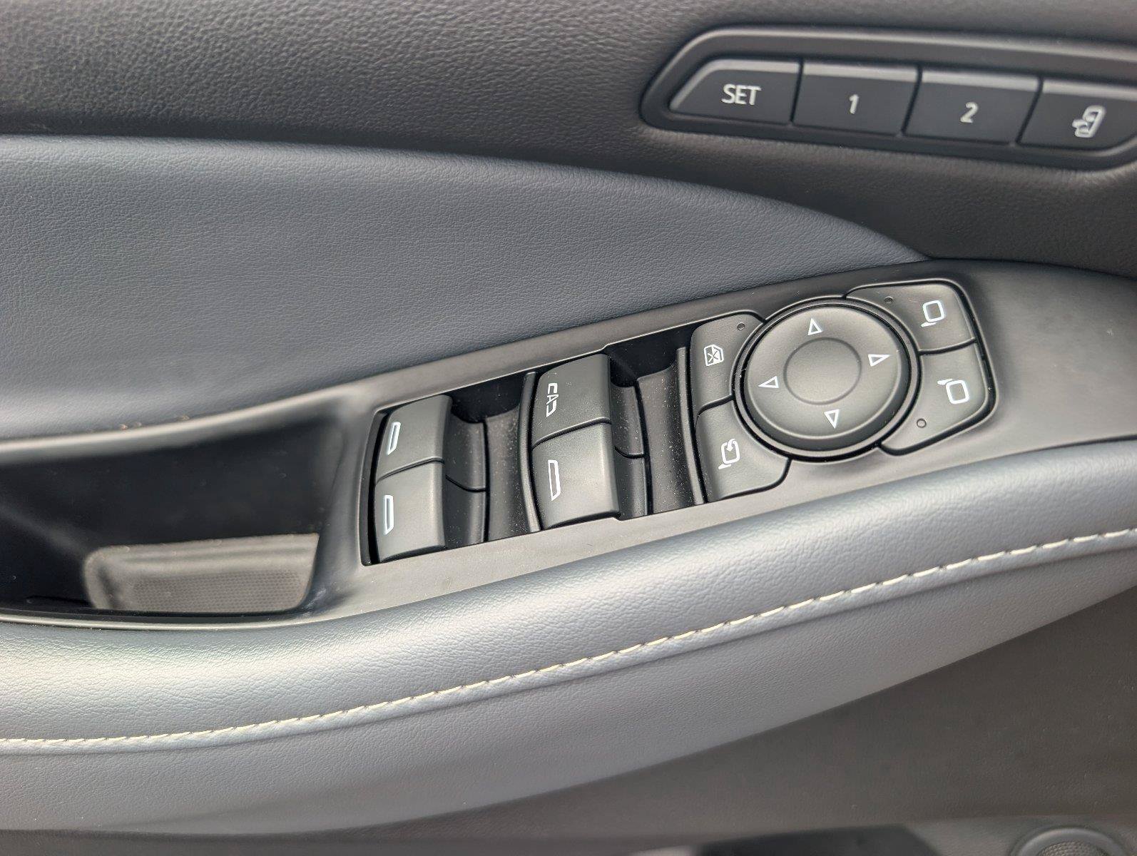Used 2023 Buick Enclave Premium w/ Experience Buick Package FWD image 34