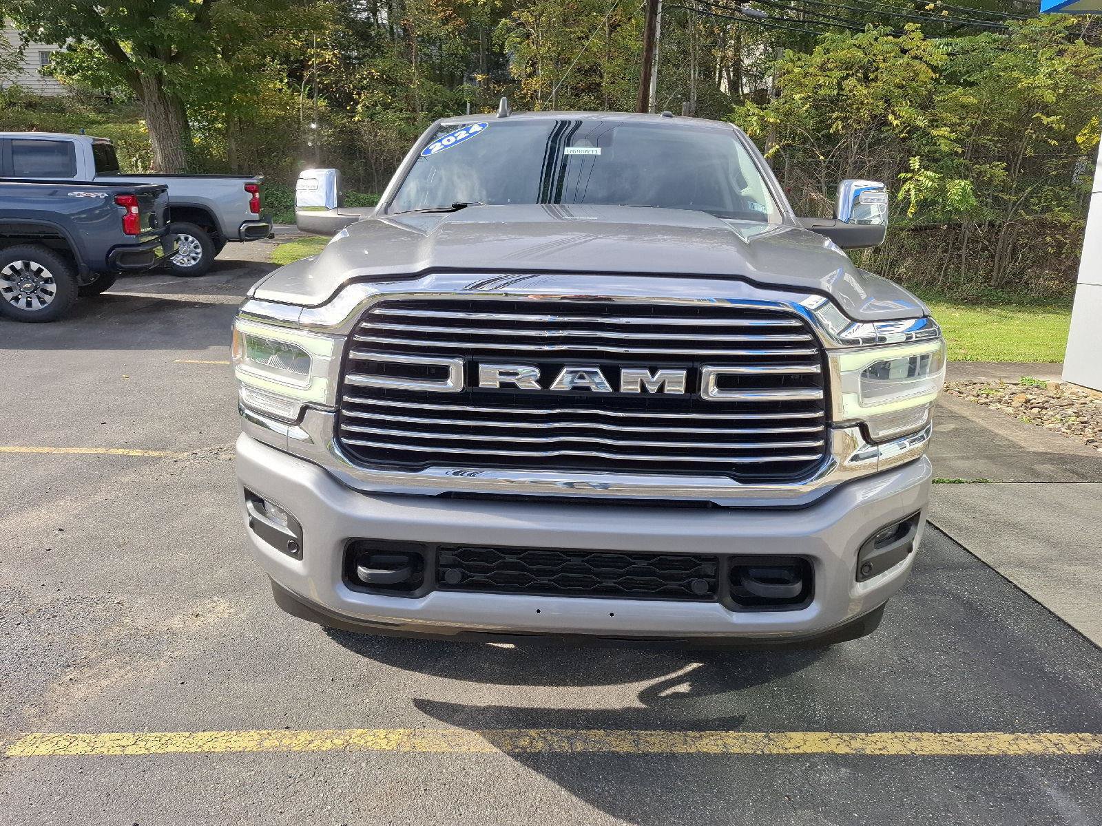 Used 2024 RAM 2500 Laramie w/ Safety Group AWD/4WD image 2