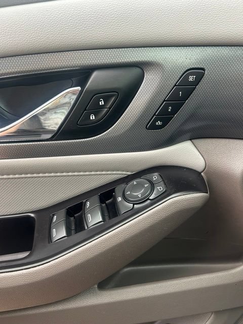 Used 2020 Chevrolet Traverse Premier FWD image 23