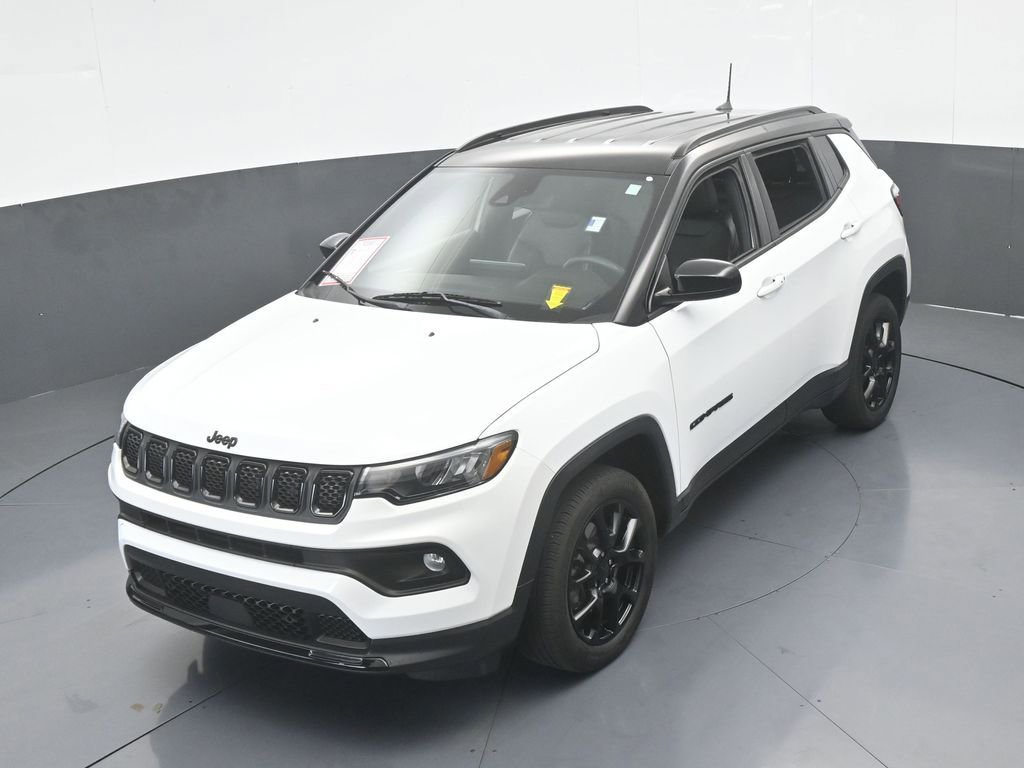 Used 2023 Jeep Compass Altitude image 45