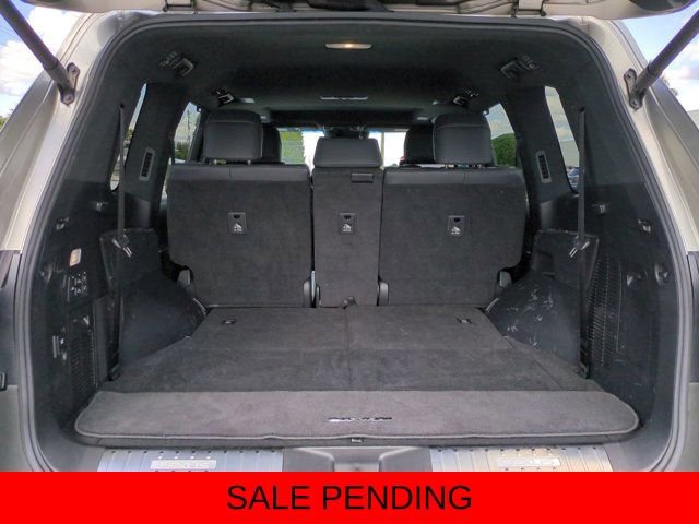 Used 2022 Lexus LX 600 4WD w/ Appearance Package image 11