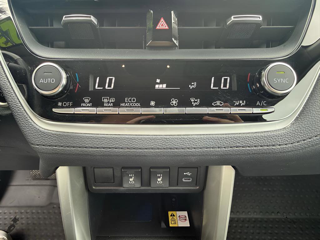 Used 2023 Toyota Corolla Cross XLE w/ Convenience Package AWD/4WD image 27