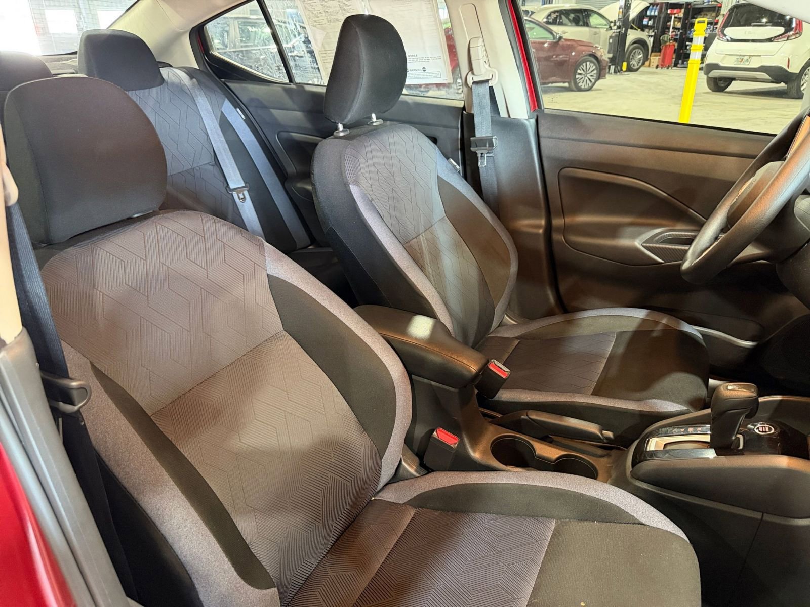 Used 2025 Nissan Versa SV FWD image 31