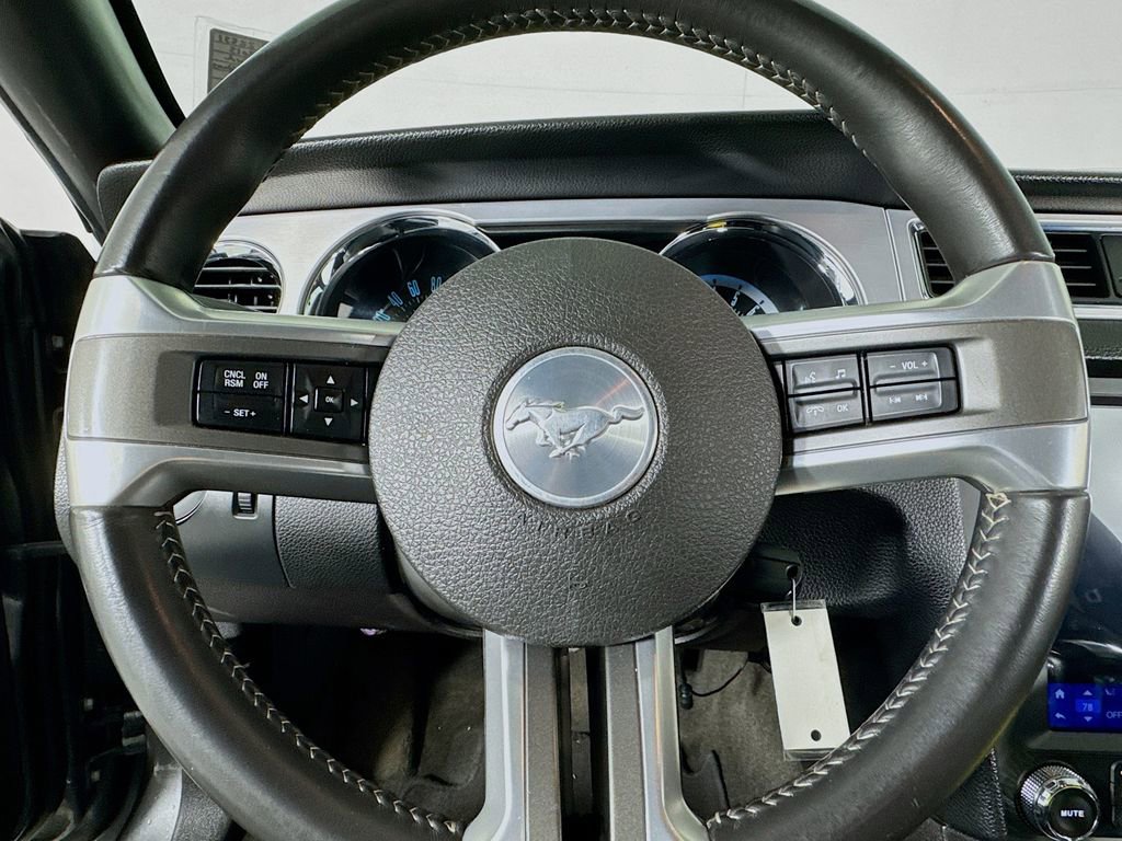 Used 2013 Ford Mustang Premium image 31