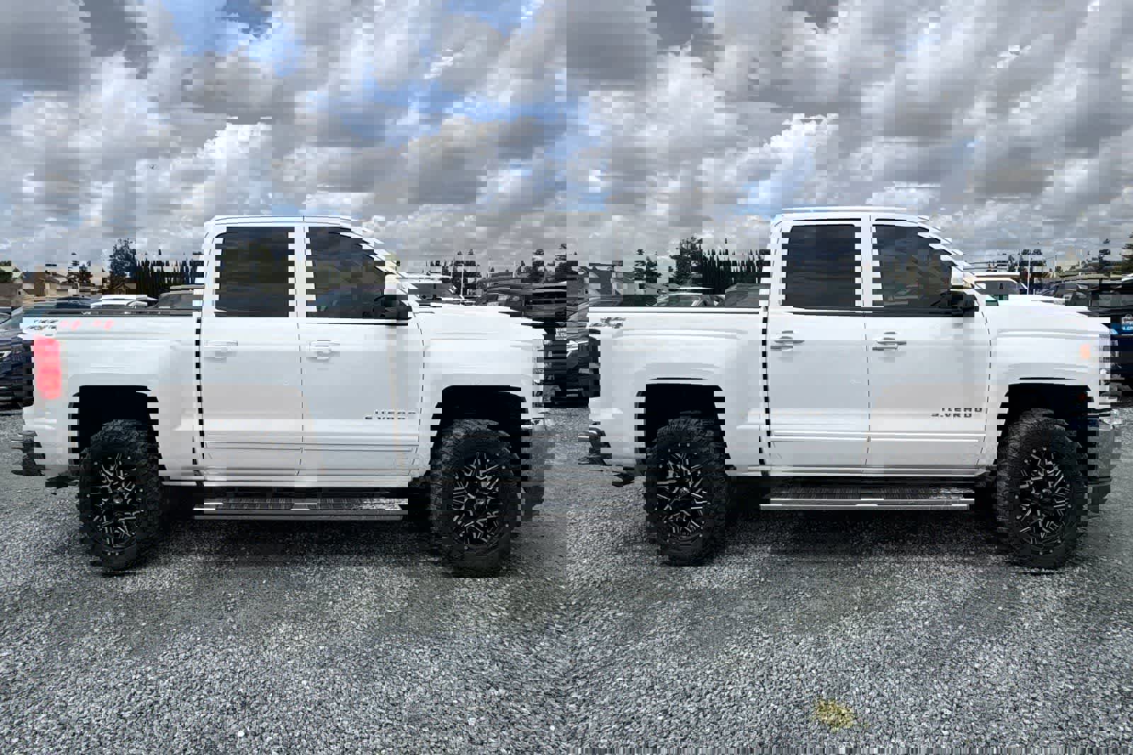 Used 2017 Chevrolet Silverado 1500 LT w/ All Star Edition AWD/4WD image 9