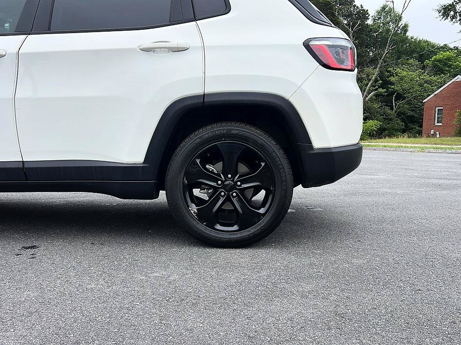 Used 2018 Jeep Compass Latitude w/ Popular Equipment Group FWD image 22
