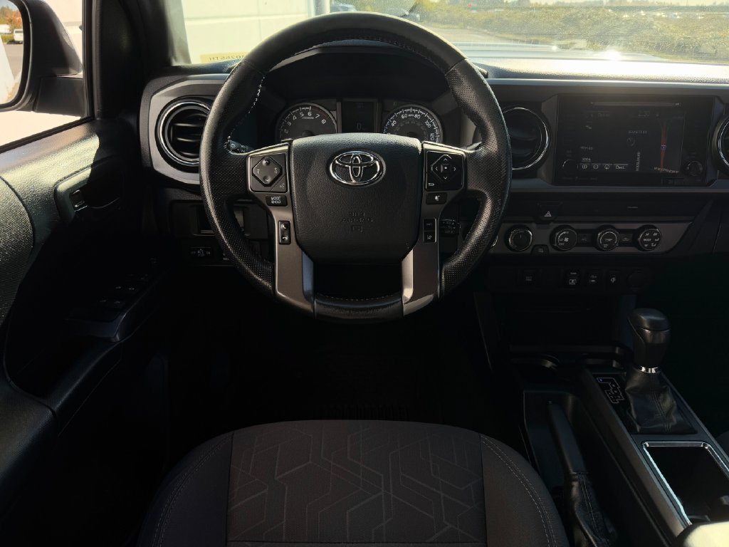 Certified 2019 Toyota Tacoma TRD Sport AWD/4WD image 13