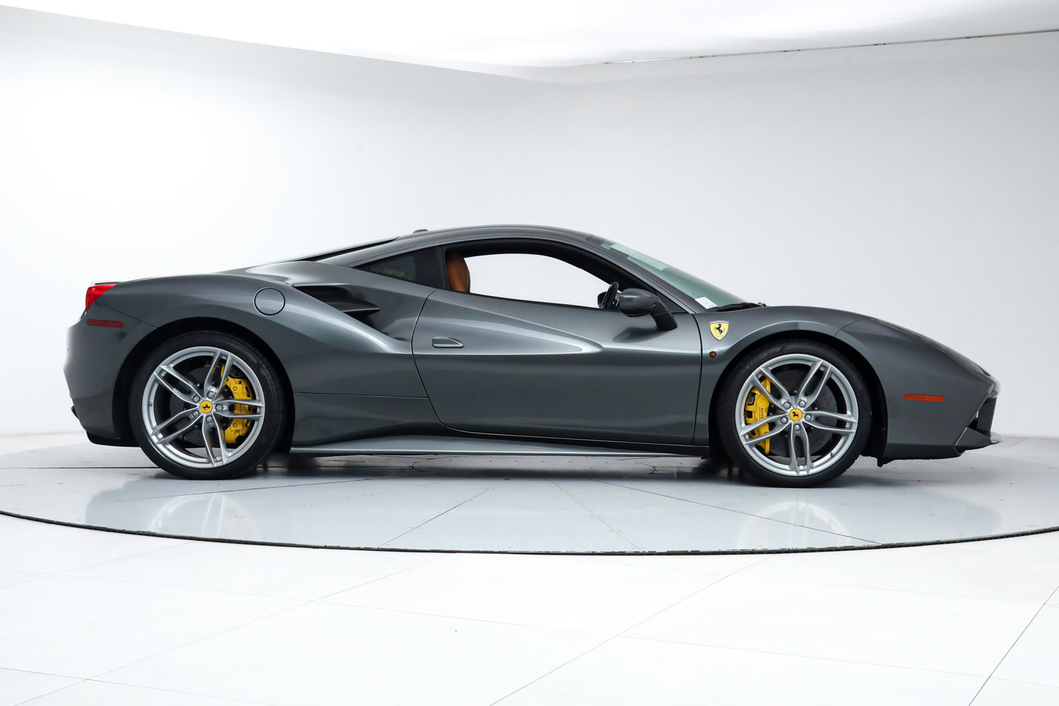 Used 2017 Ferrari 488 GTB image 9