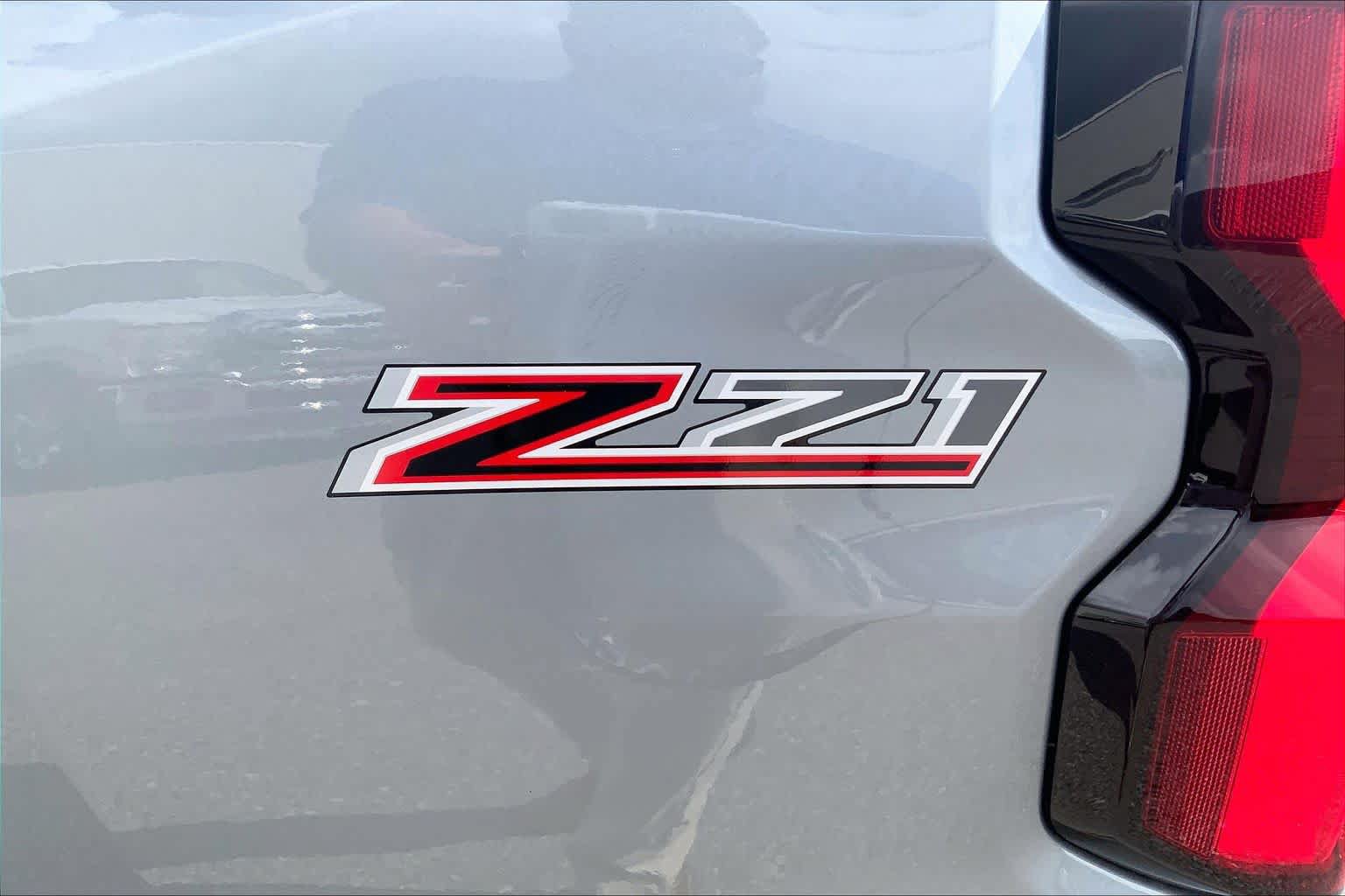 Used 2025 Chevrolet Colorado Z71 w/ Z71 Convenience Package 2 AWD/4WD image 10