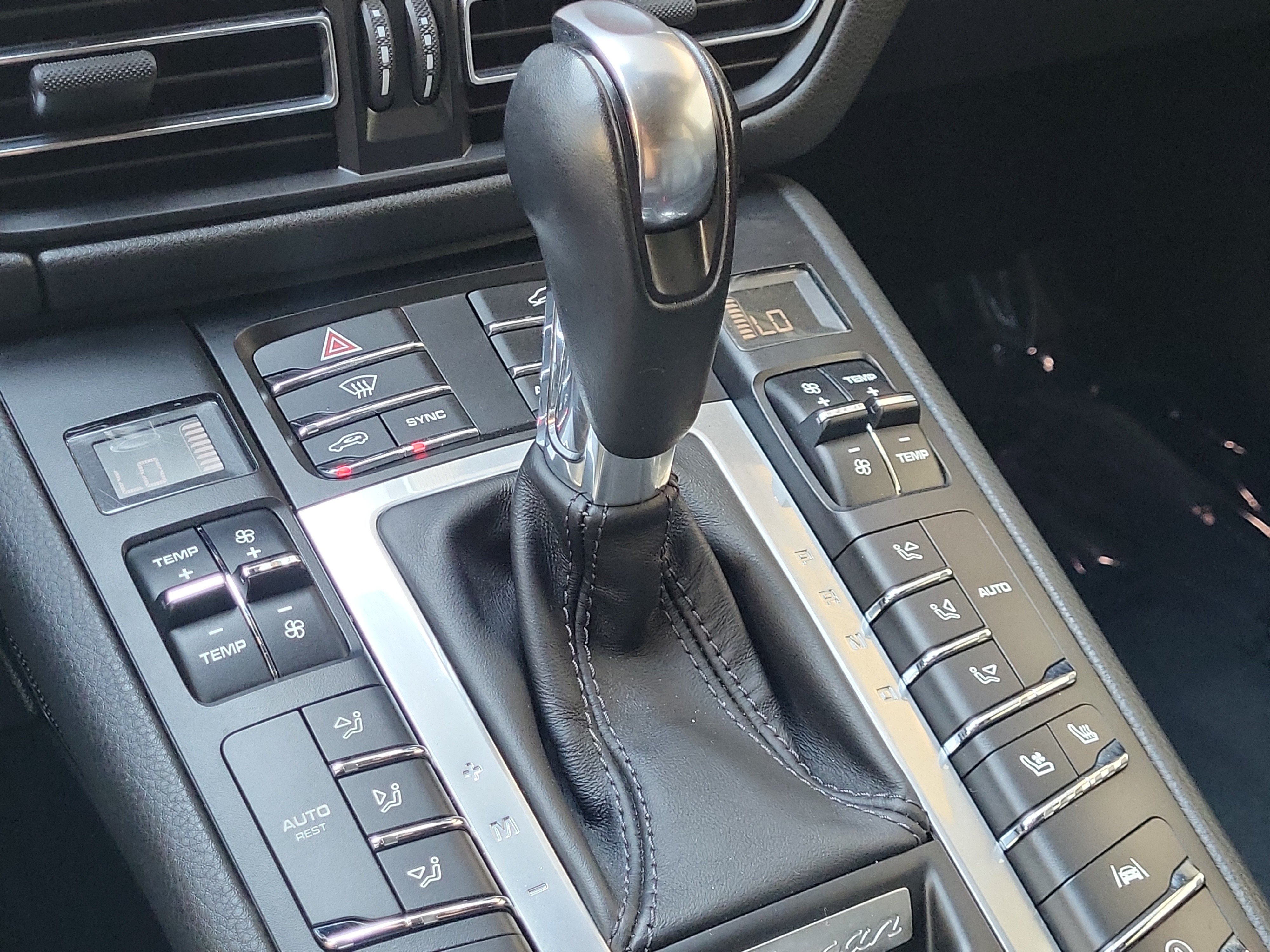 Certified 2019 Porsche Macan S AWD/4WD image 38