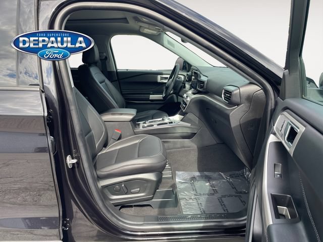 Used 2023 Ford Explorer XLT w/ Equipment Group 202A AWD/4WD image 19