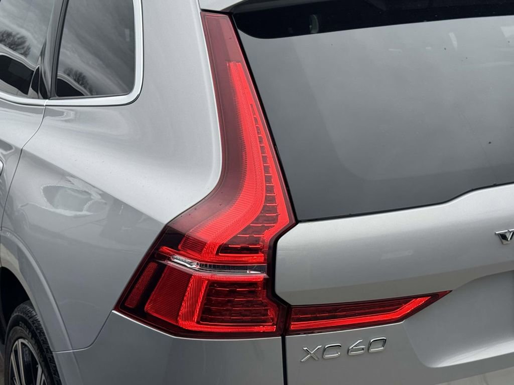 Certified 2023 Volvo XC60 B5 Plus w/ Climate Package image 7