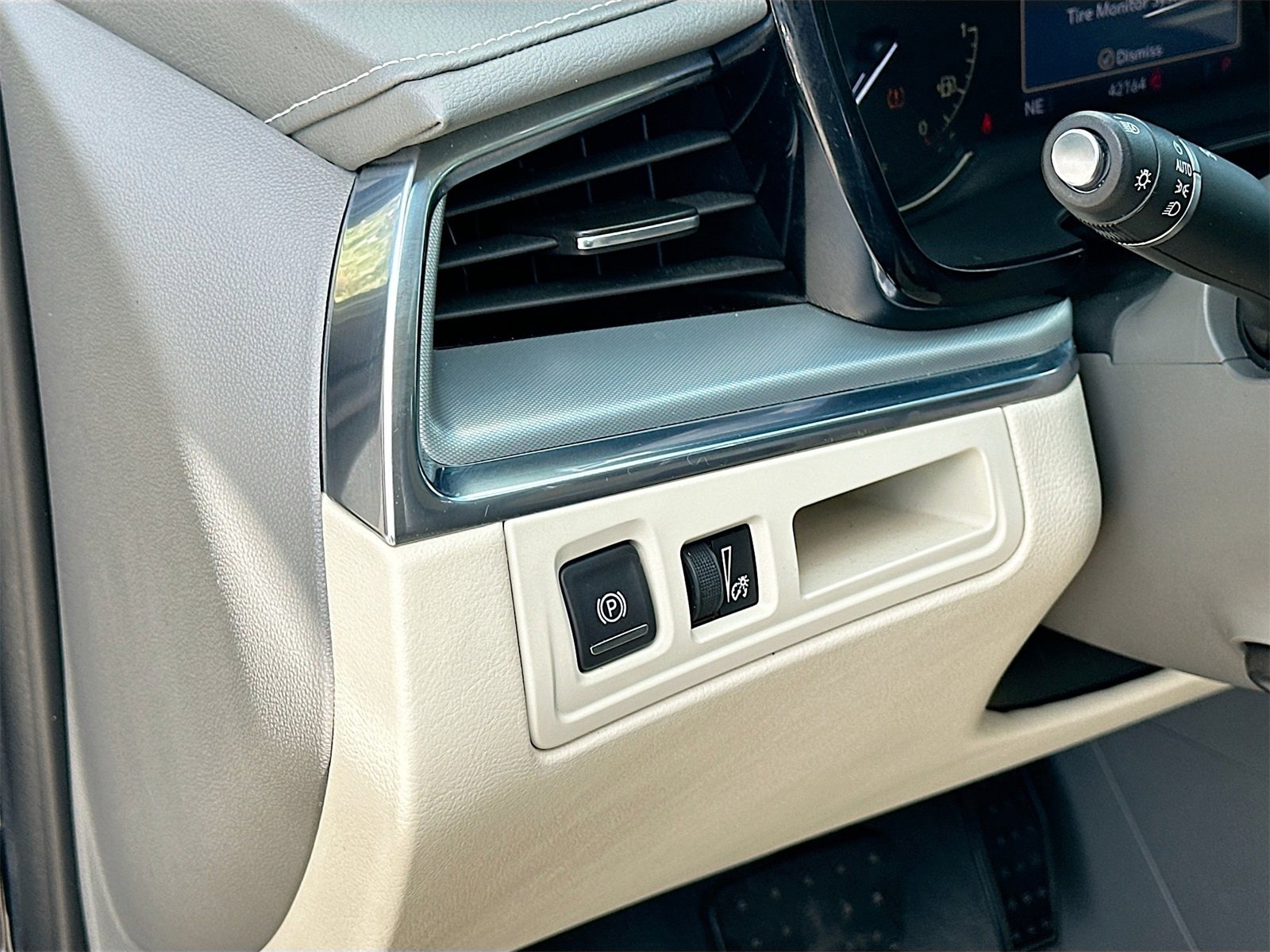 Used 2020 Cadillac XT5 Premium Luxury image 10