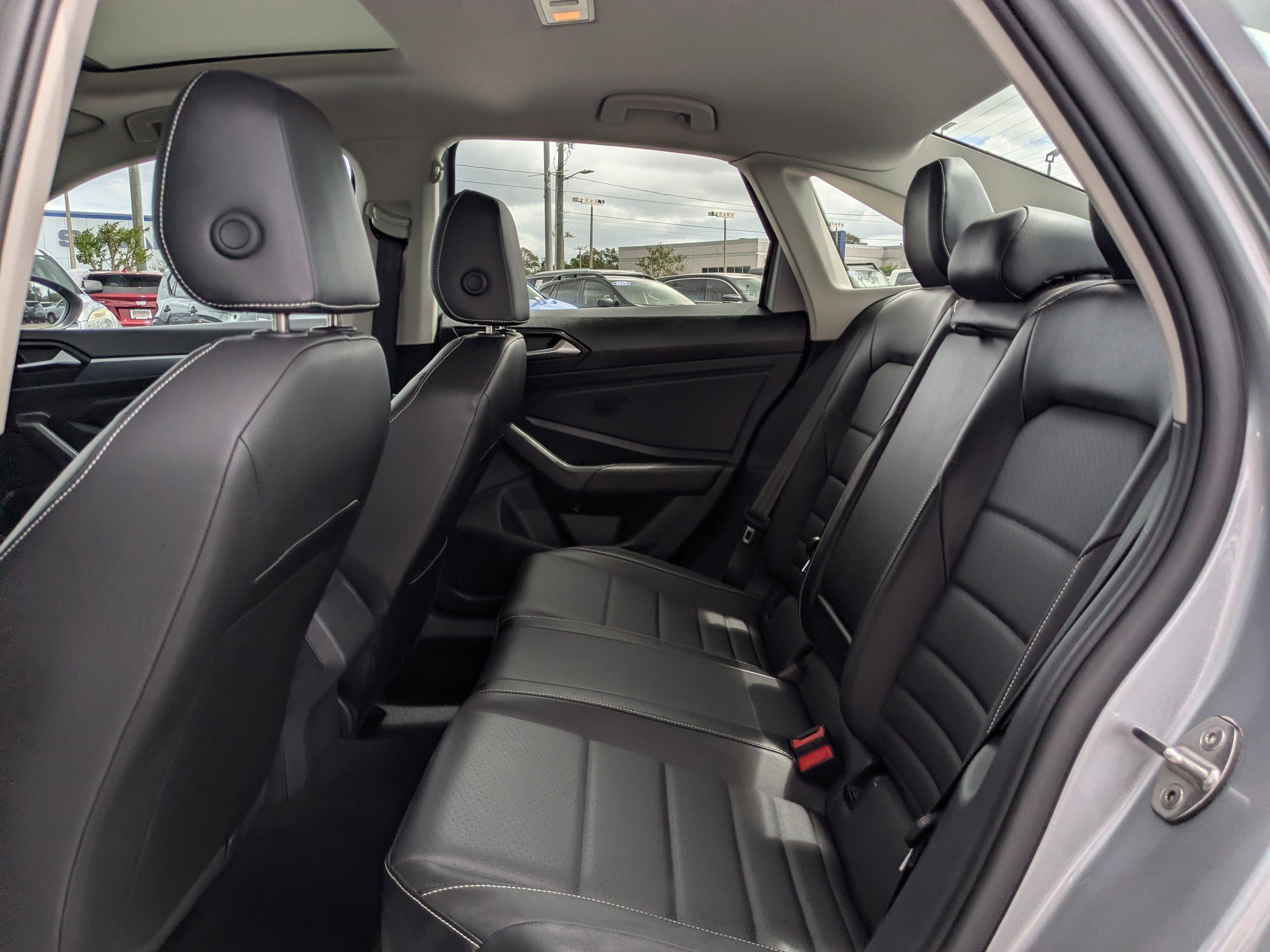 Used 2024 Volkswagen Jetta SE FWD image 12