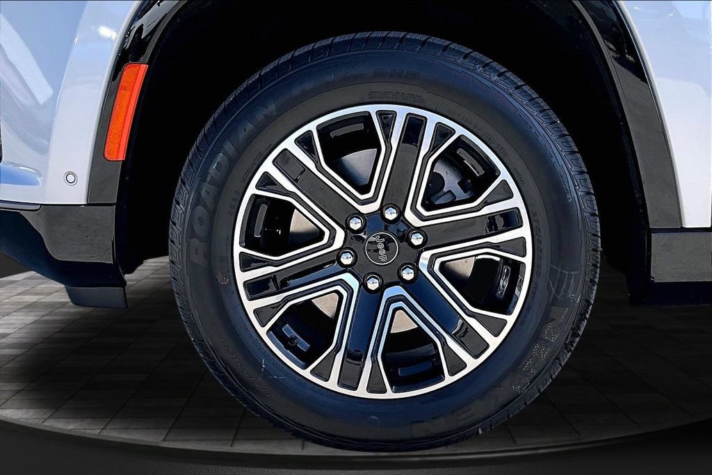 New 2026 Jeep Grand Wagoneer 4WD image 33