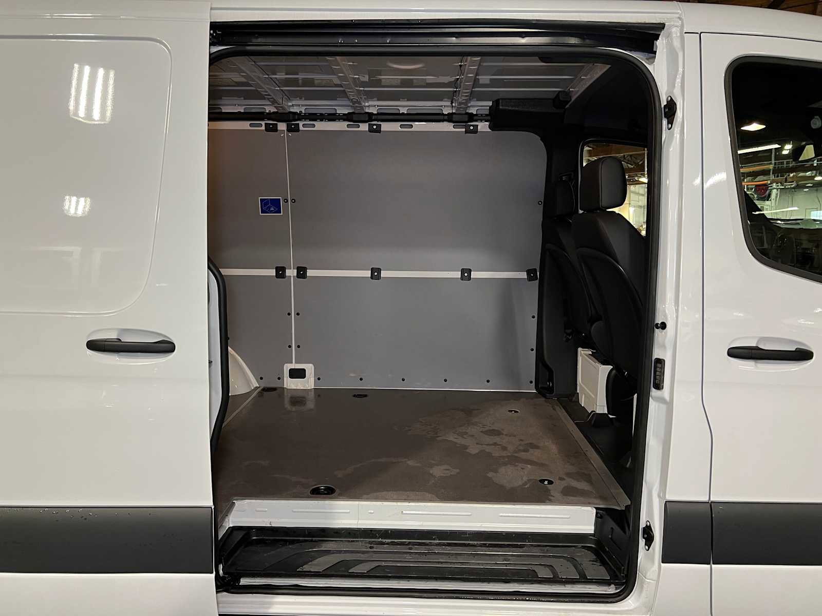 Used 2025 Mercedes-Benz Sprinter 2500 image 13