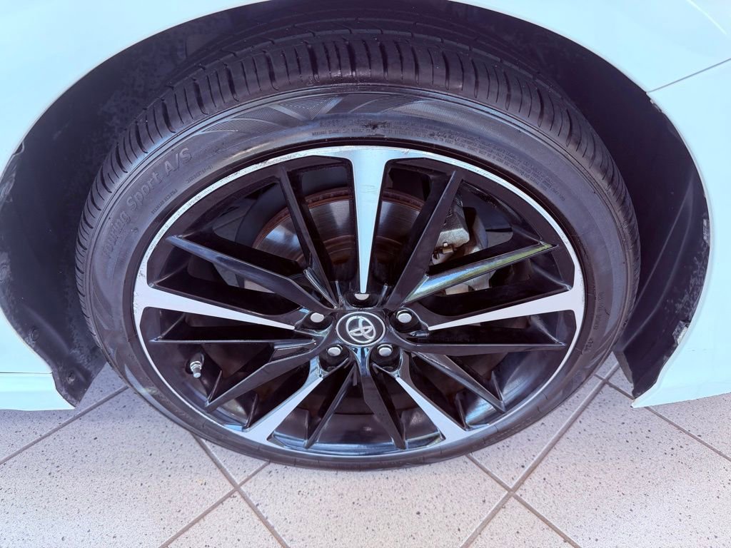 Used 2018 Toyota Camry XSE FWD image 14