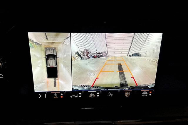 Used 2024 GMC Sierra 2500 AT4 w/ Technology Package image 25