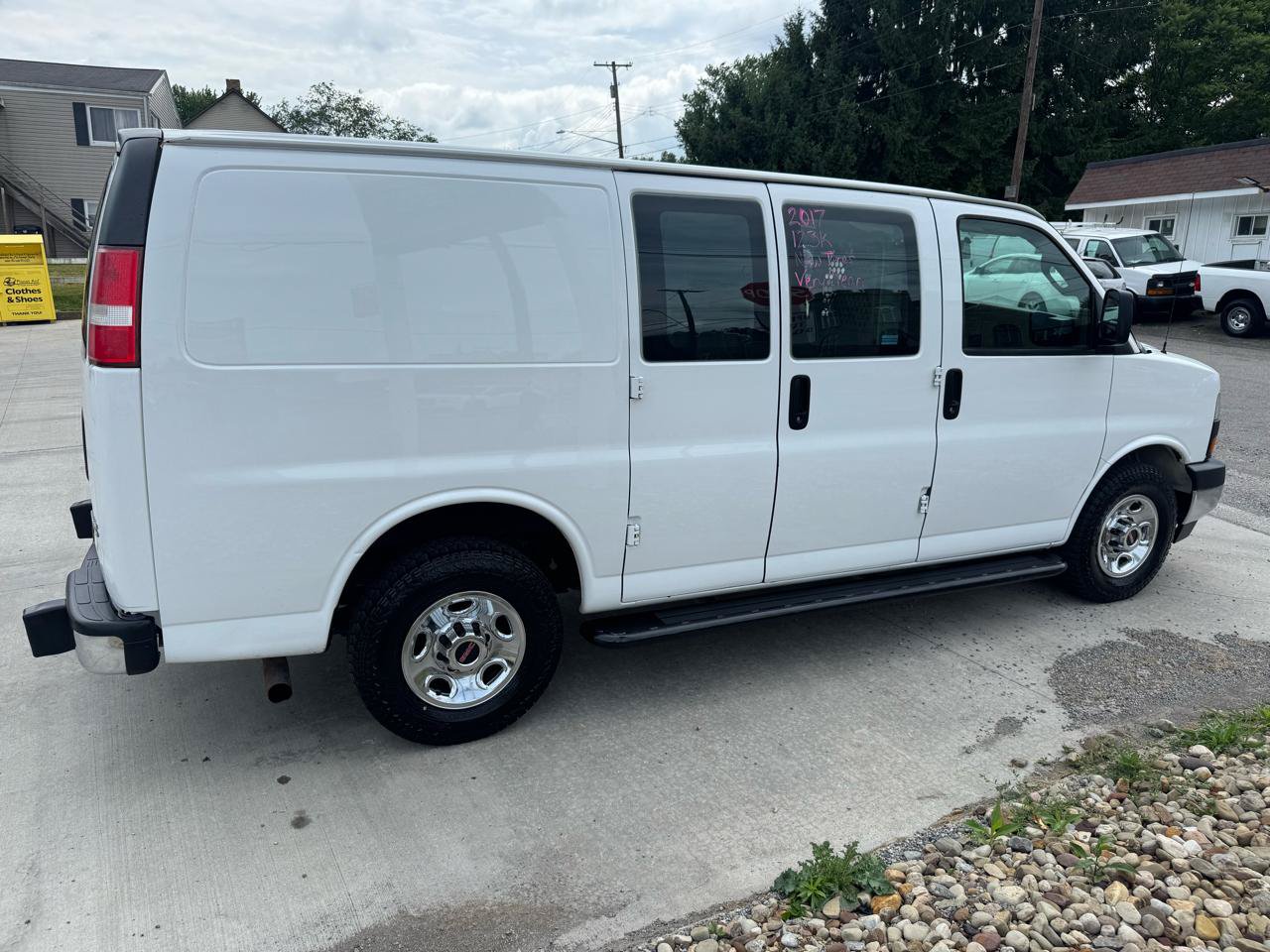 Used 2017 GMC Savana 2500 RWD image 6
