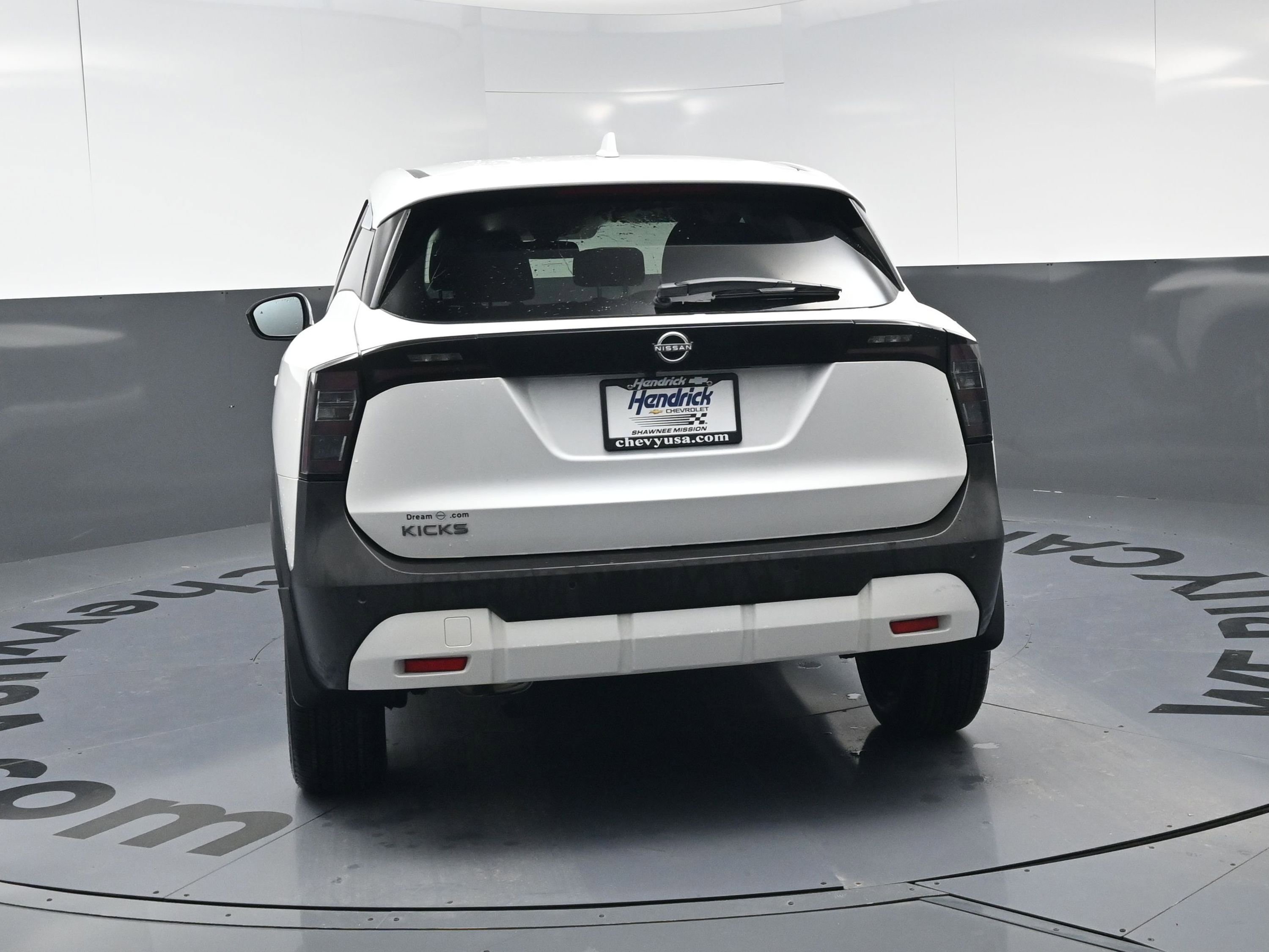 Used 2025 Nissan Kicks SV w/ Charging Package image 8