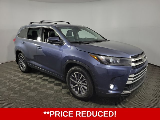 Used 2017 Toyota Highlander XLE AWD/4WD image 2