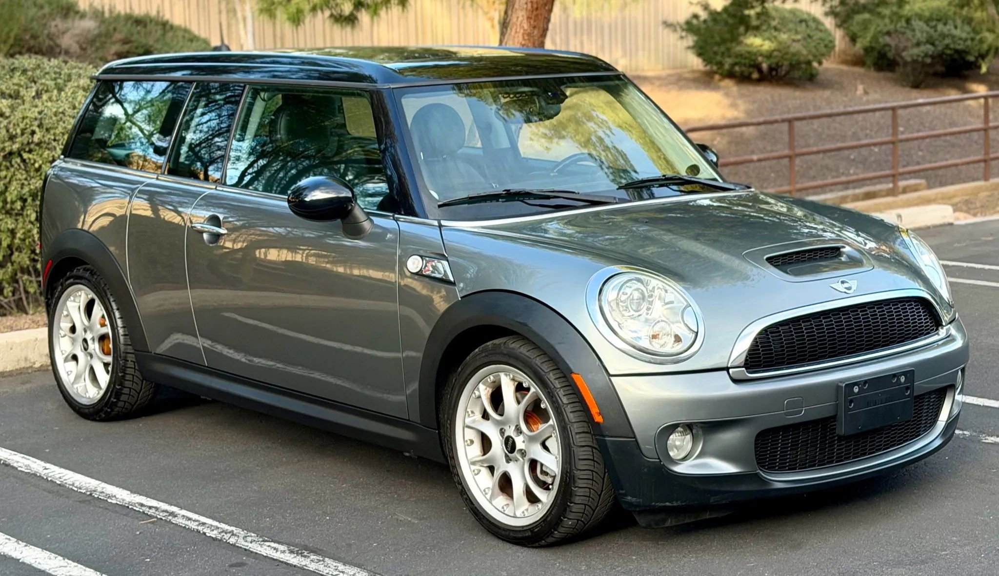 Used 2010 MINI Cooper Clubman S image 1