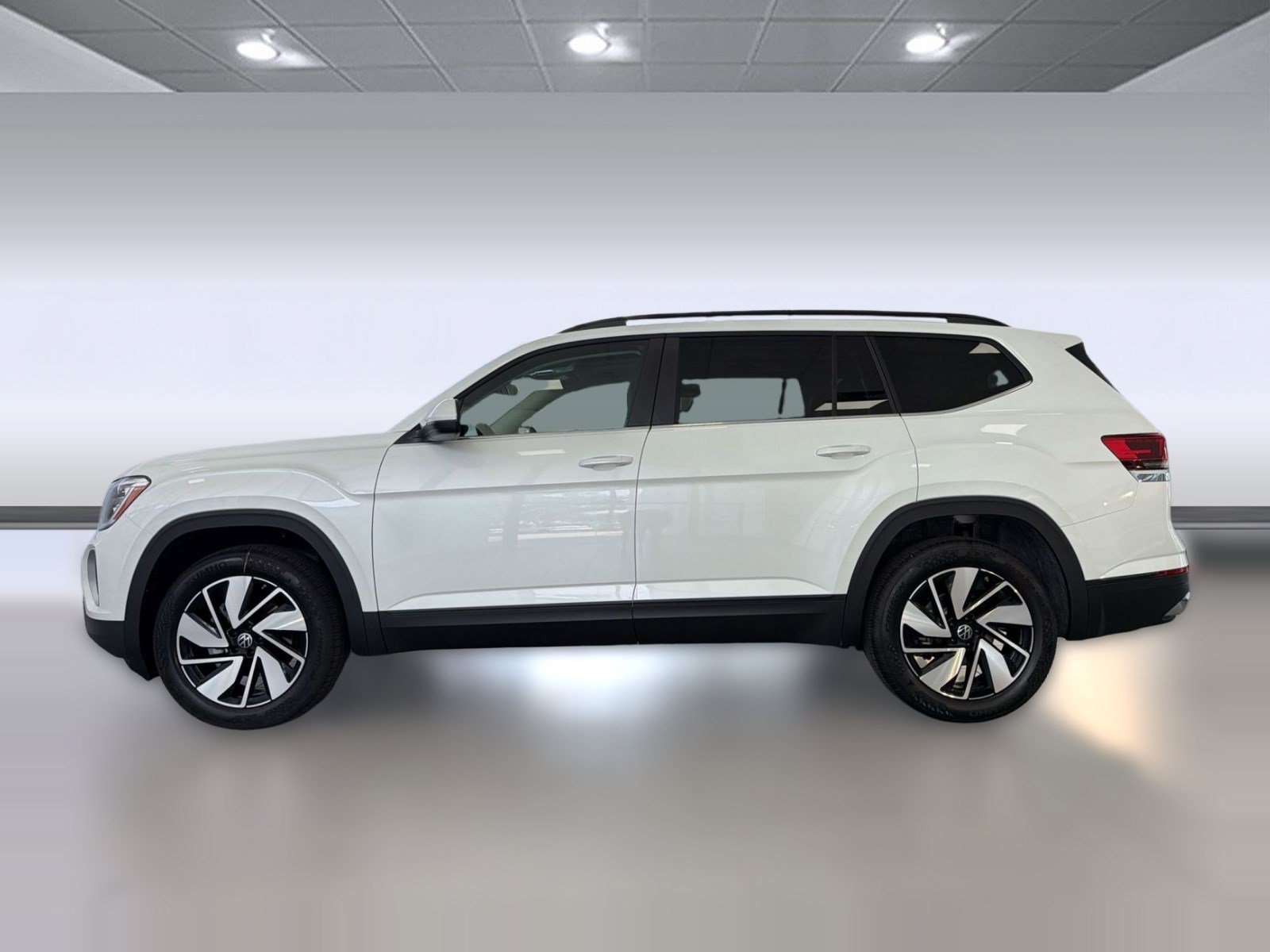 New 2026 Volkswagen Atlas SE FWD image 2