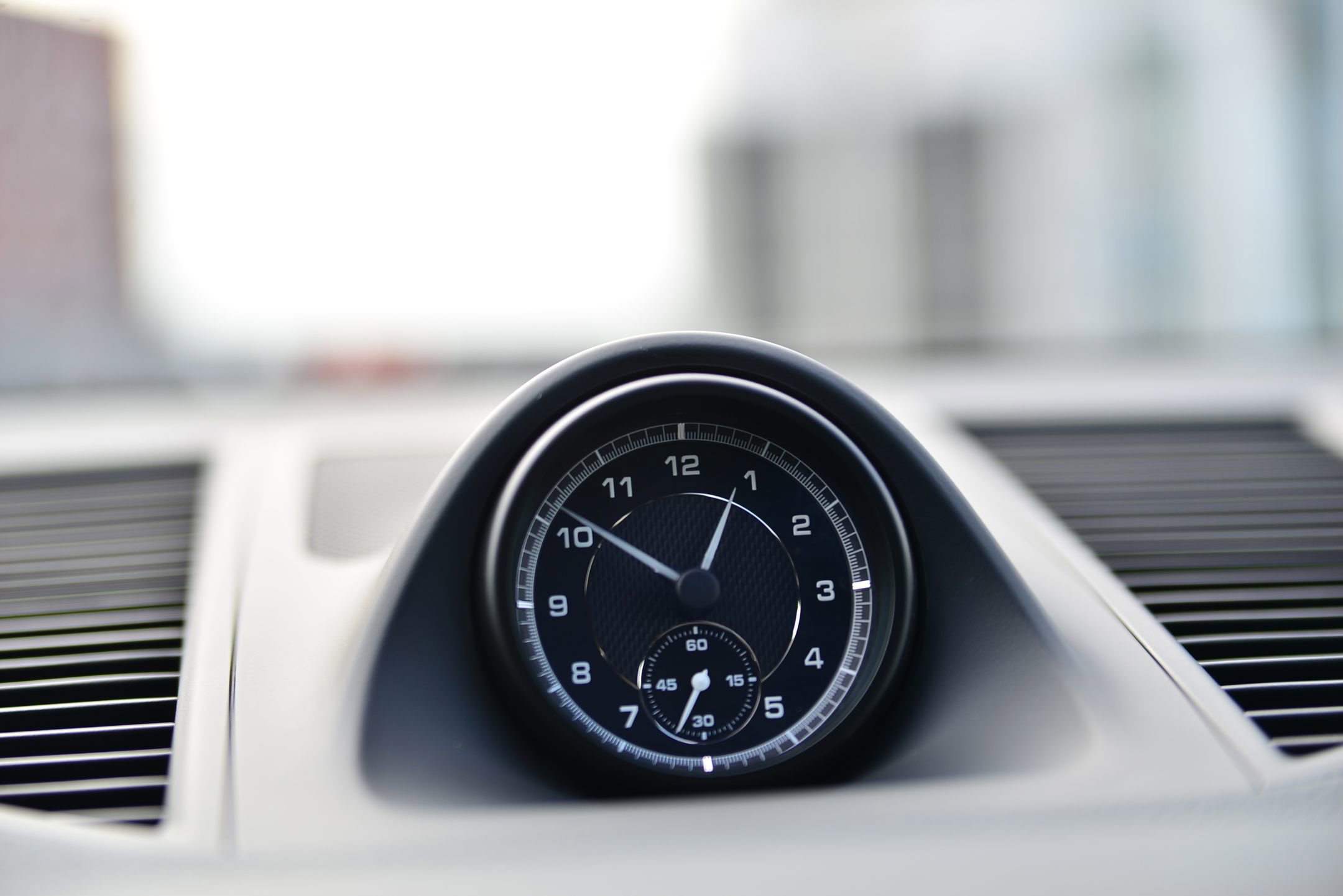 Certified 2025 Porsche Macan image 17