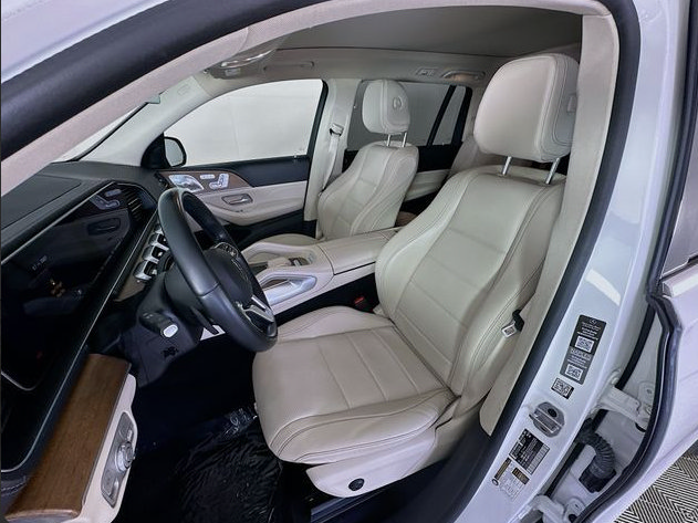 Used 2023 Mercedes-Benz GLS 450 4MATIC image 11