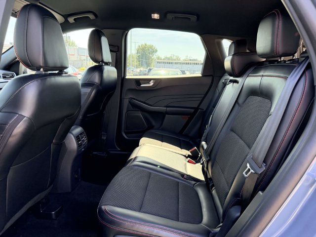 Used 2025 Ford Escape ST-Line Select AWD/4WD image 13