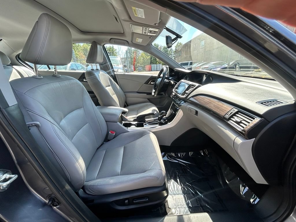 Used 2017 Honda Accord EX-L image 13