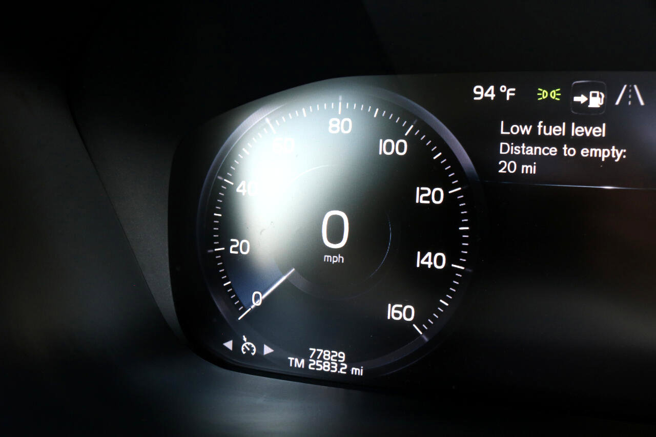 Used 2021 Volvo XC60 T5 Inscription w/ Climate Package image 21