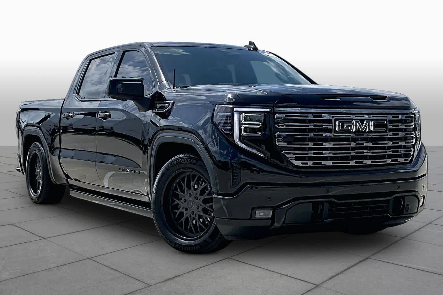 Used 2025 GMC Sierra 1500 Denali Ultimate AWD/4WD image 3