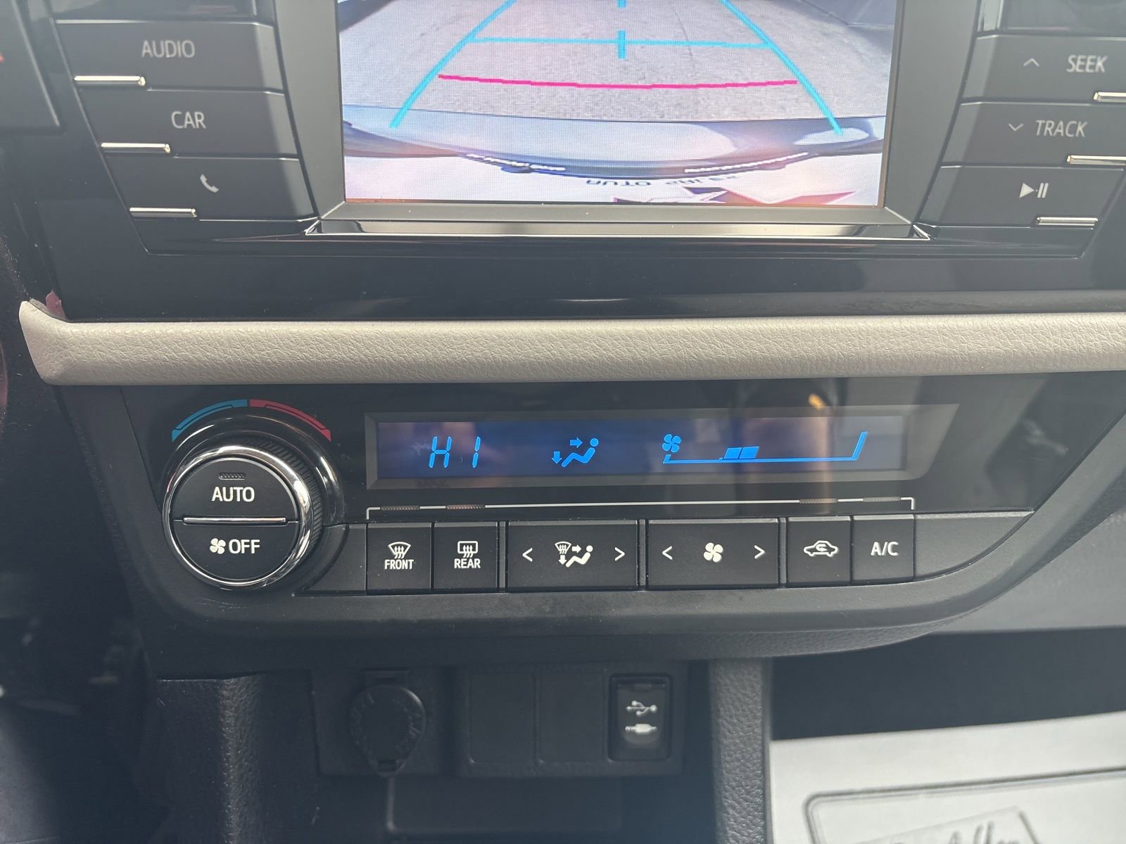 Used 2014 Toyota Corolla LE image 23