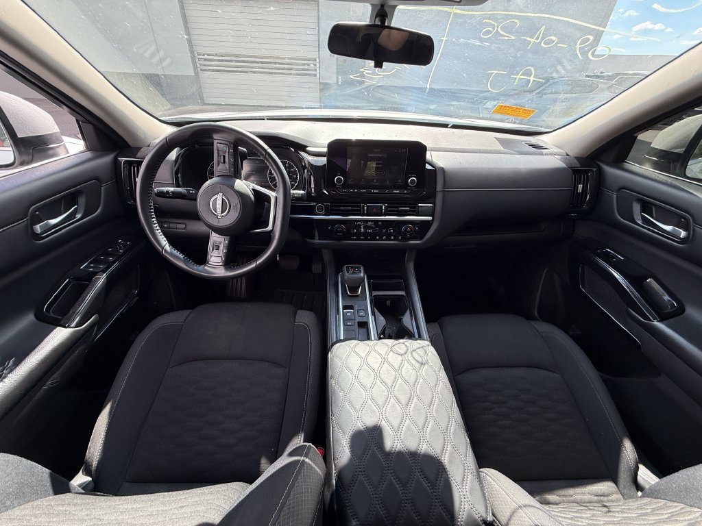 Used 2022 Nissan Pathfinder SV FWD image 7