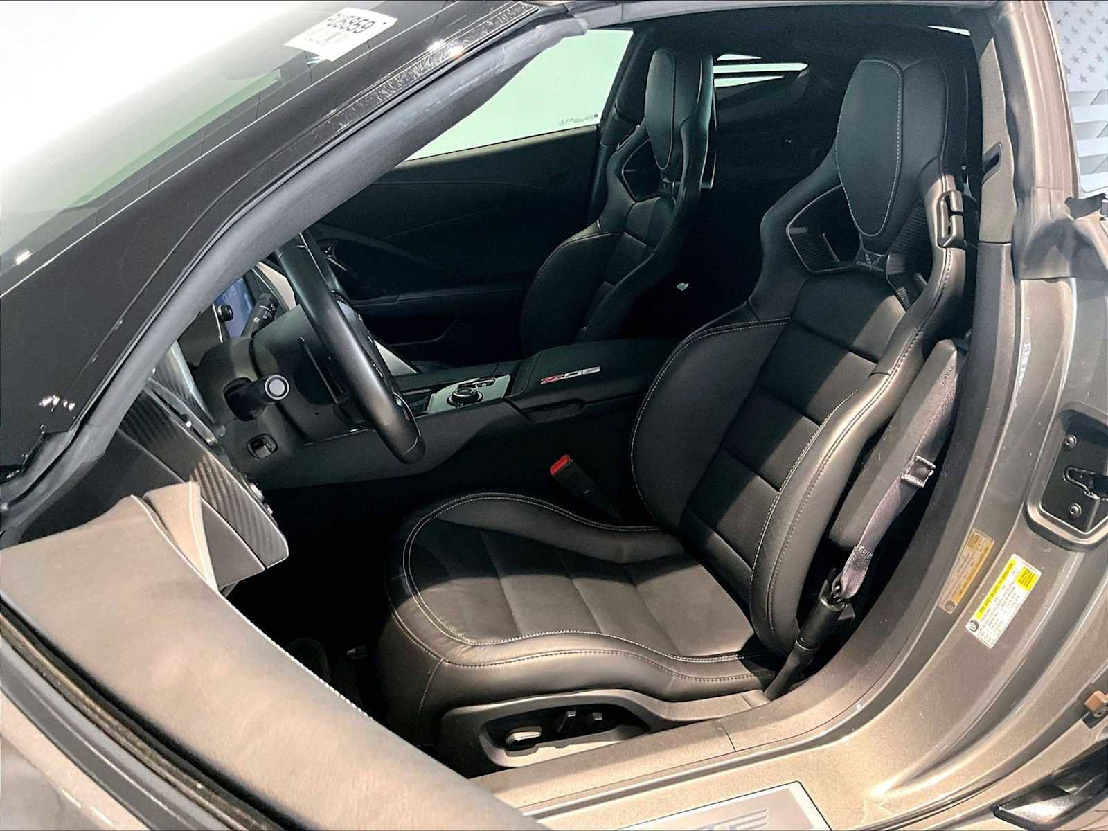 Used 2015 Chevrolet Corvette Z06 w/ 2LZ Preferred Equipment Group image 8