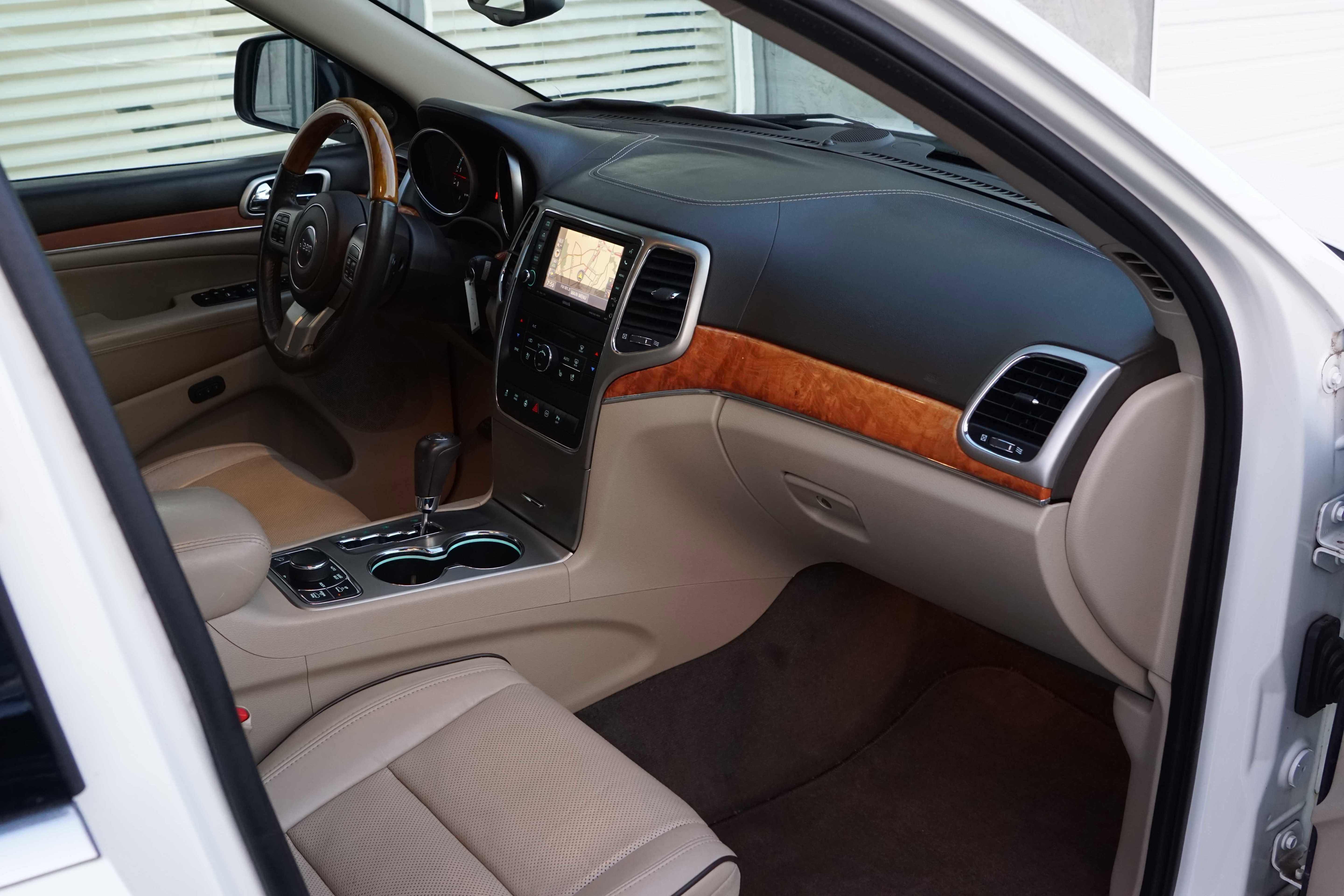 Used 2012 Jeep Grand Cherokee Overland image 33