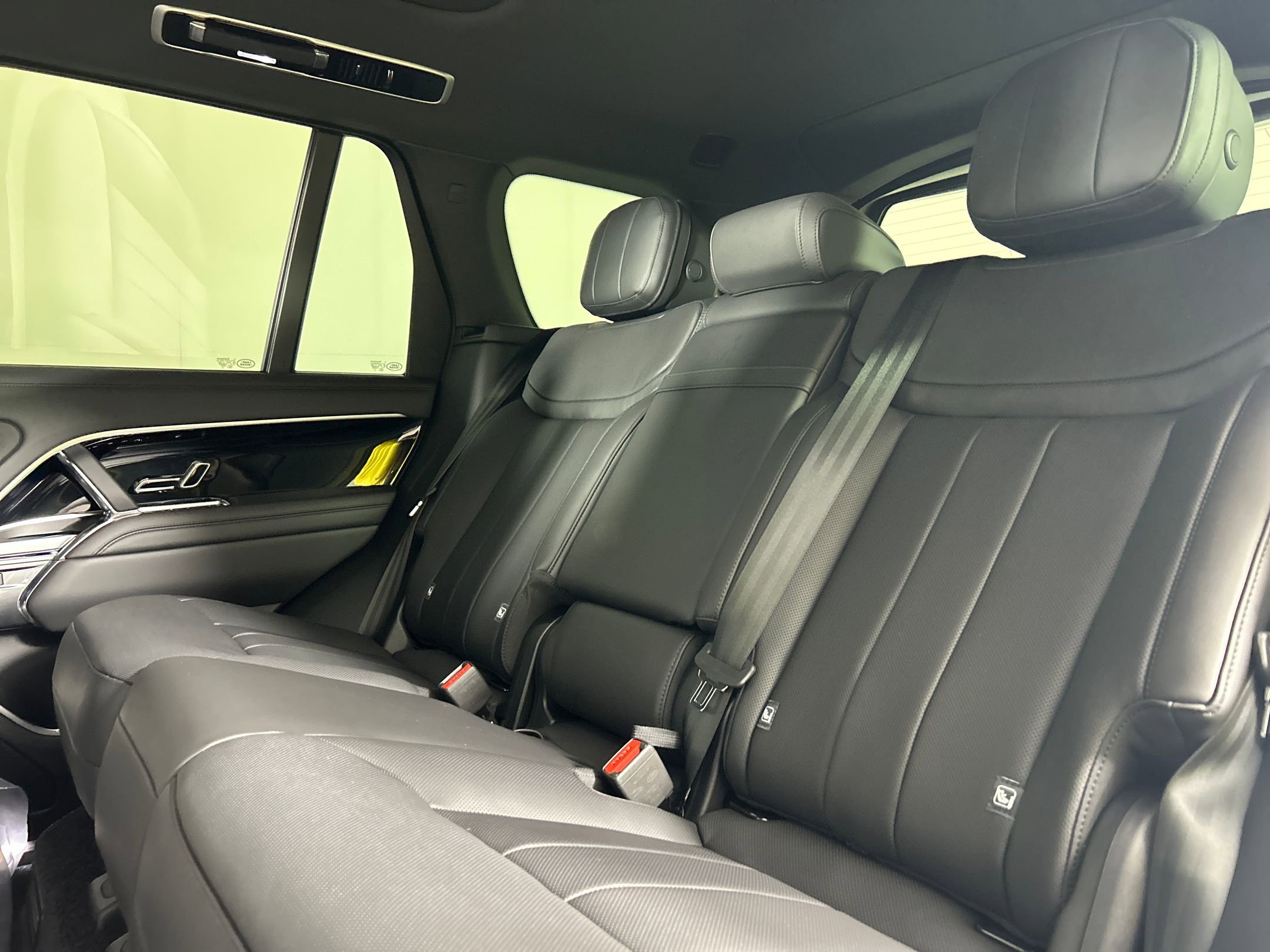 New 2025 Land Rover Range Rover SE image 20