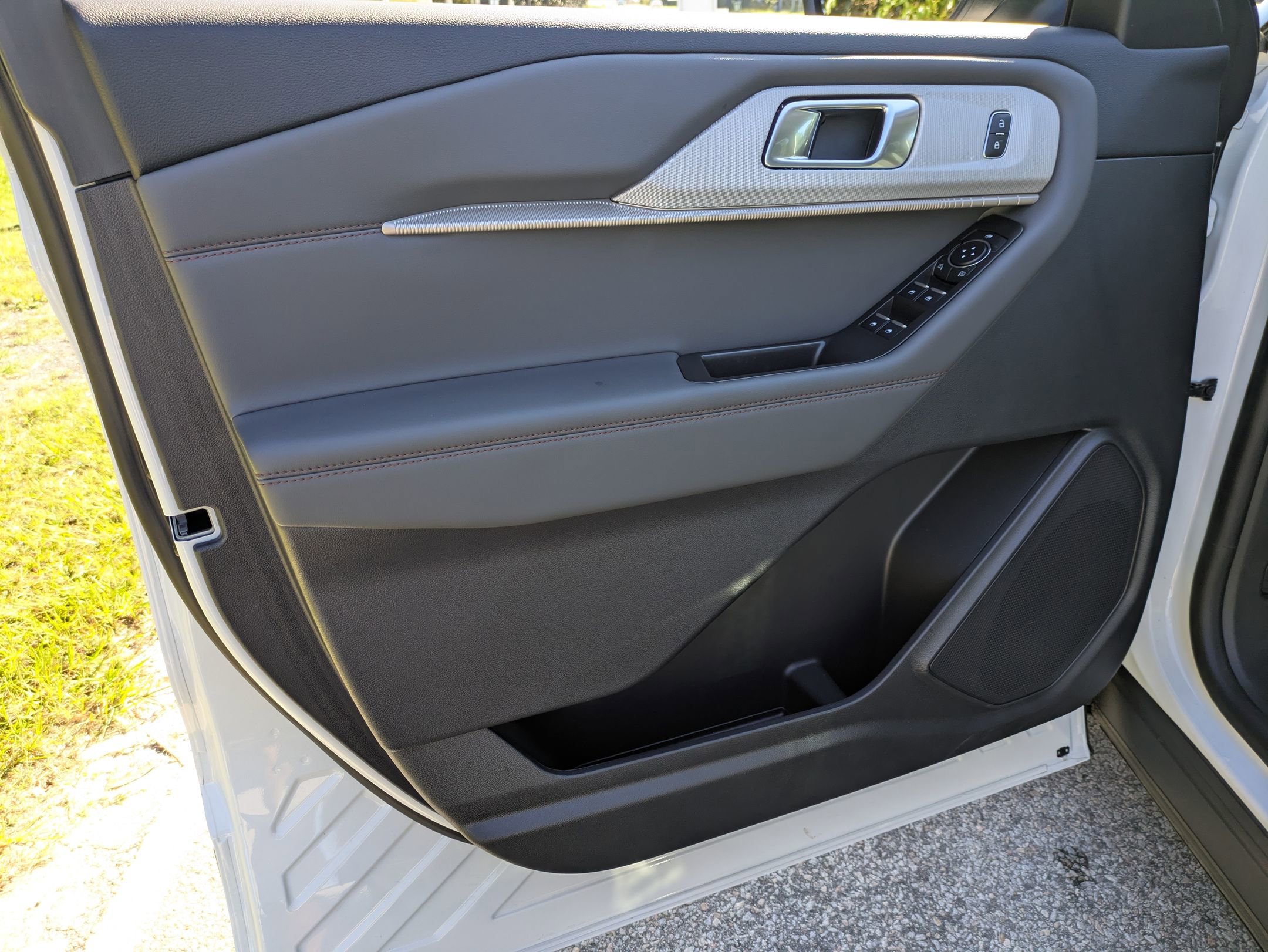 Certified 2025 Ford Explorer Active image 12