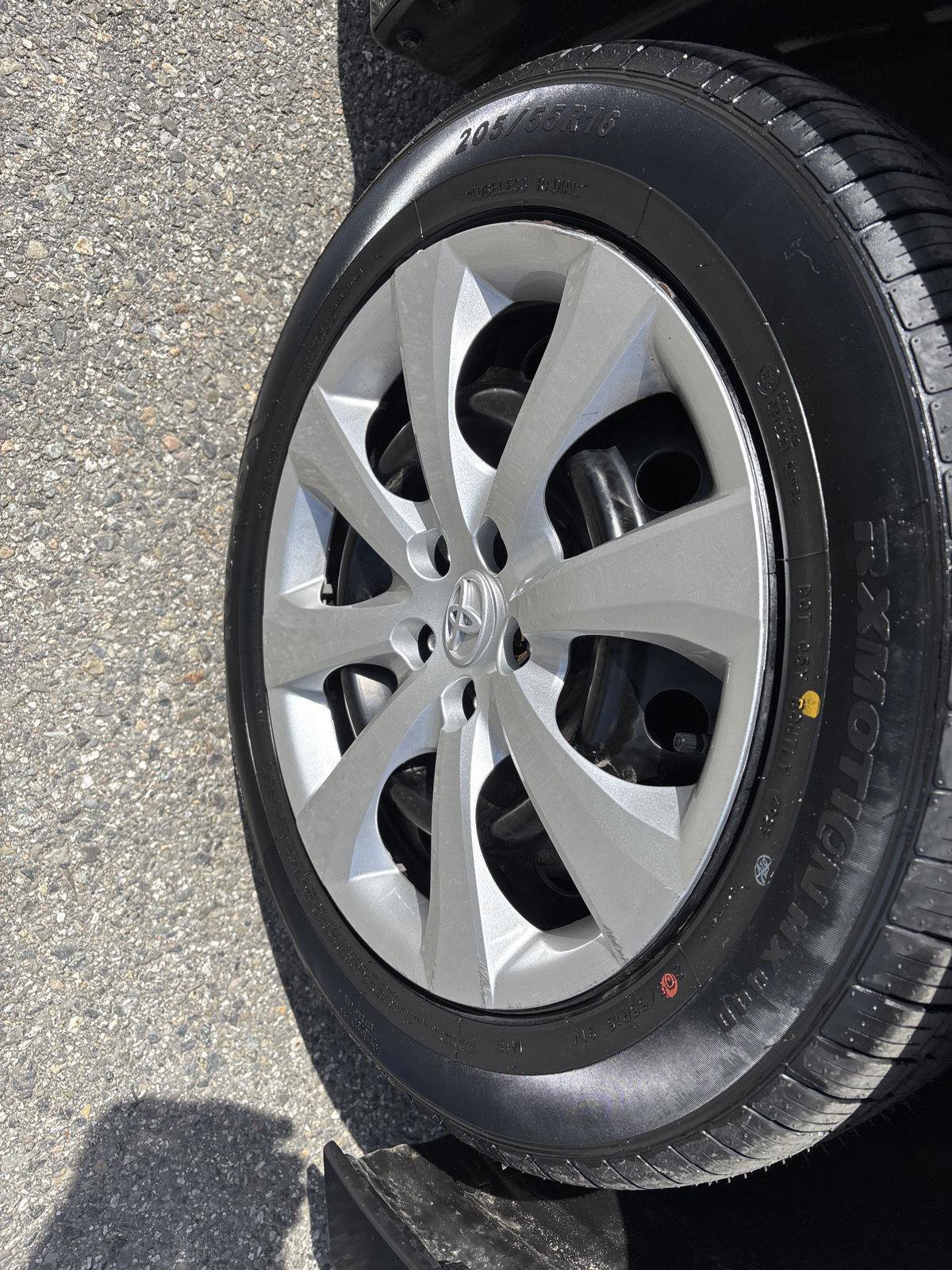 Used 2025 Toyota Corolla LE image 8