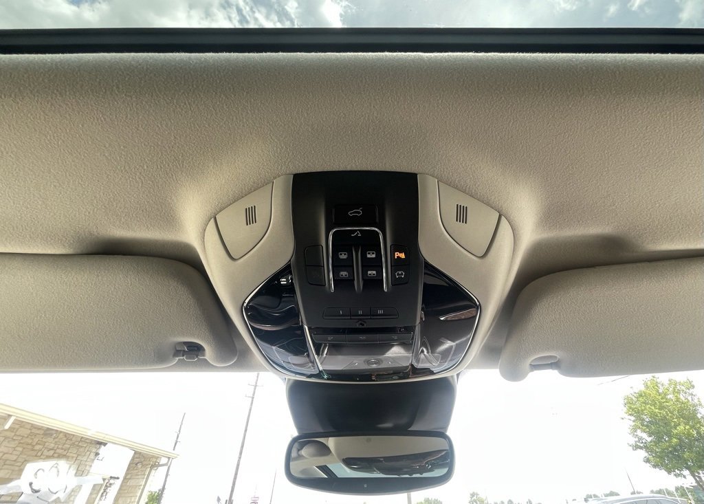 Used 2019 Maserati Levante GranLusso image 27