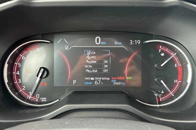 Used 2025 Toyota RAV4 XLE FWD image 29