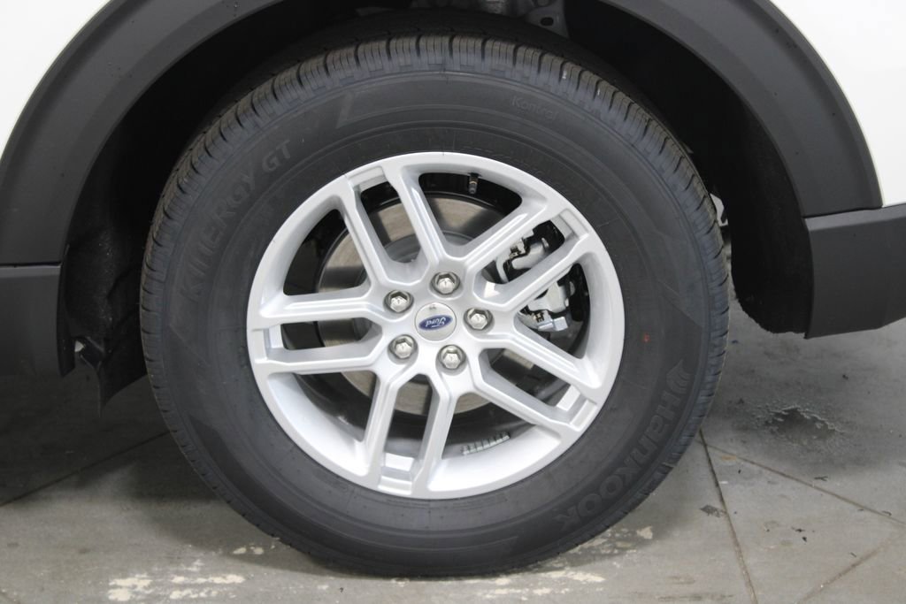 New 2026 Ford Explorer Active RWD image 17