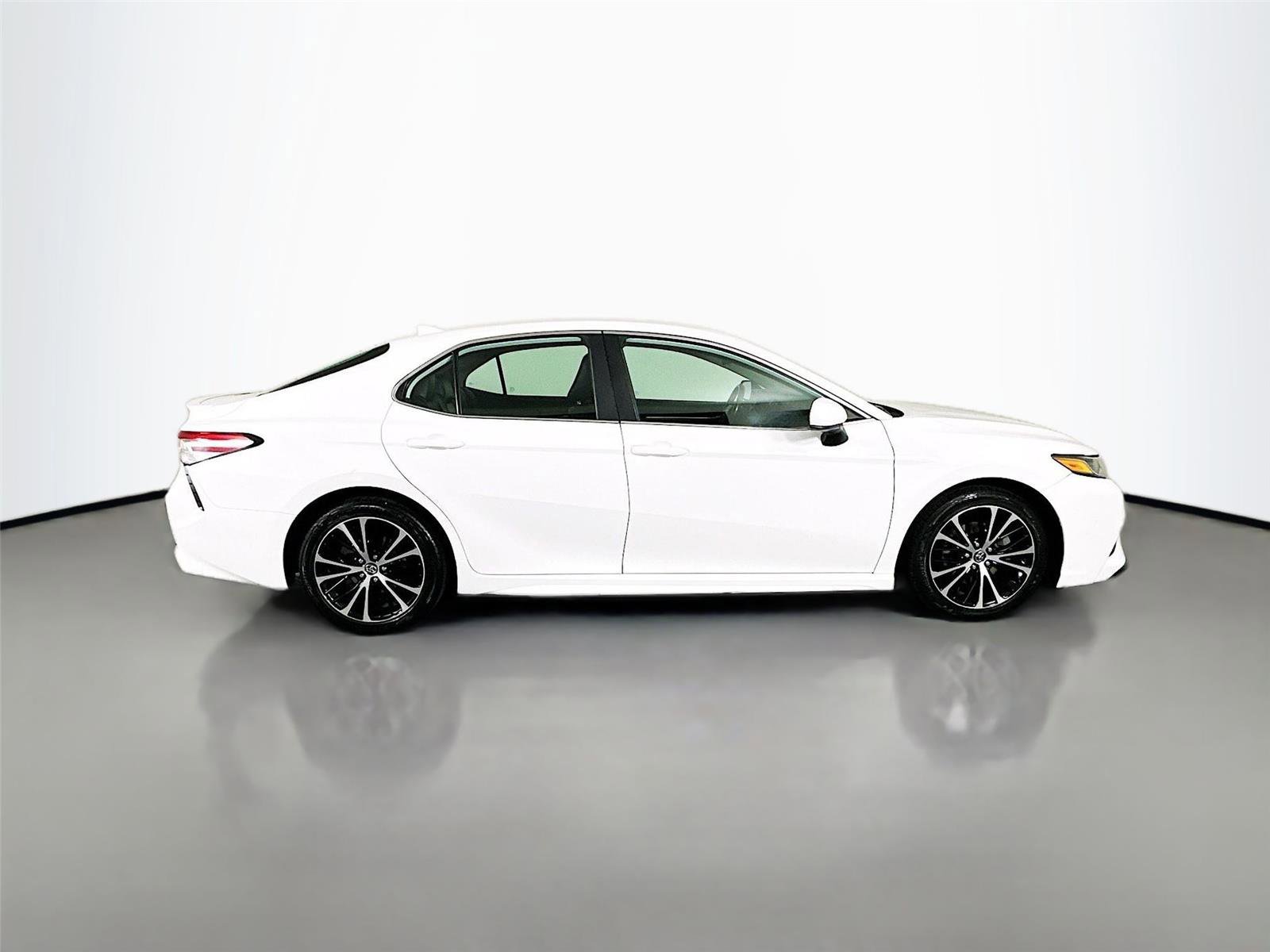 Certified 2020 Toyota Camry SE FWD image 16