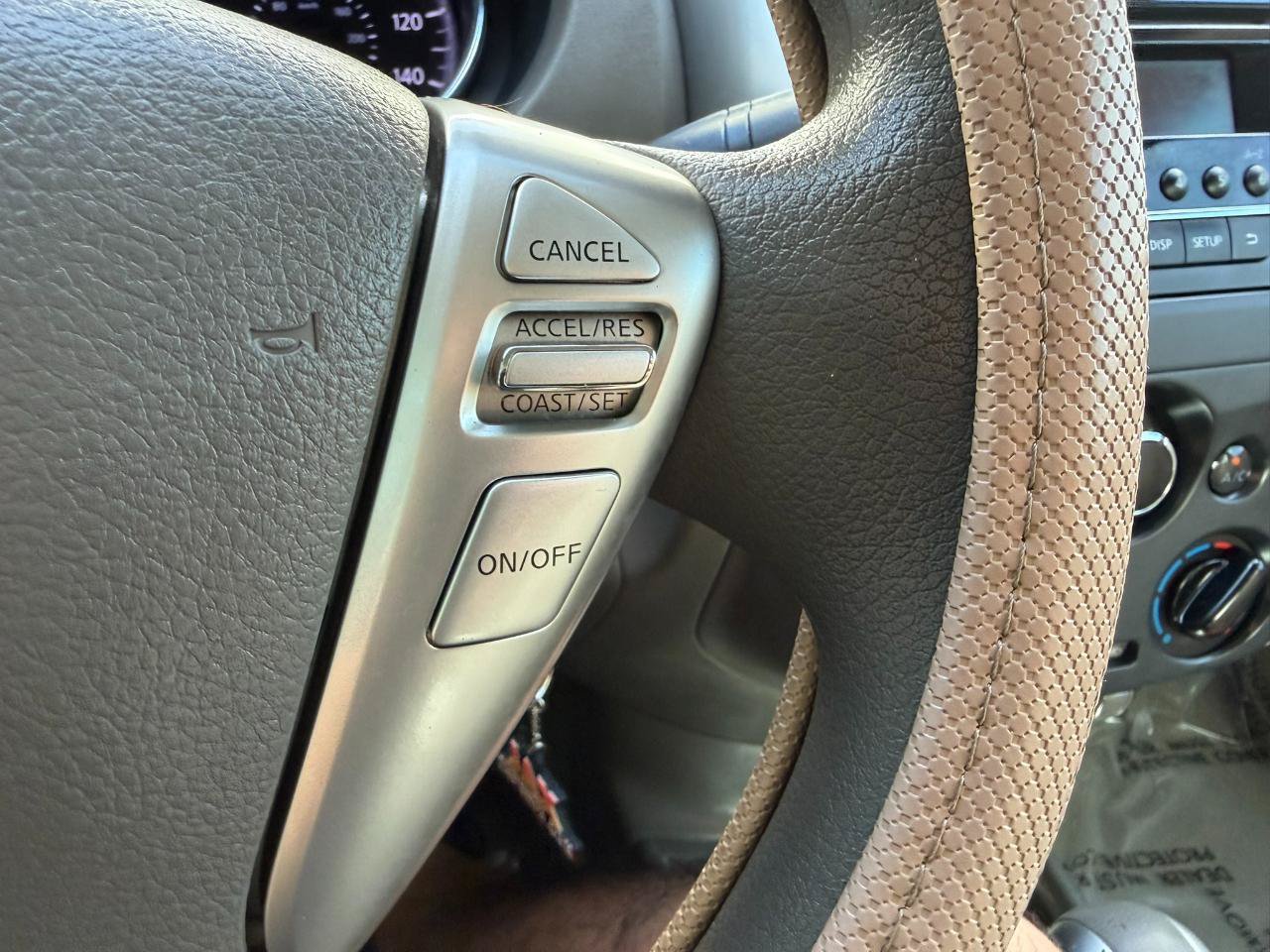 Used 2015 Nissan Versa SV FWD image 29