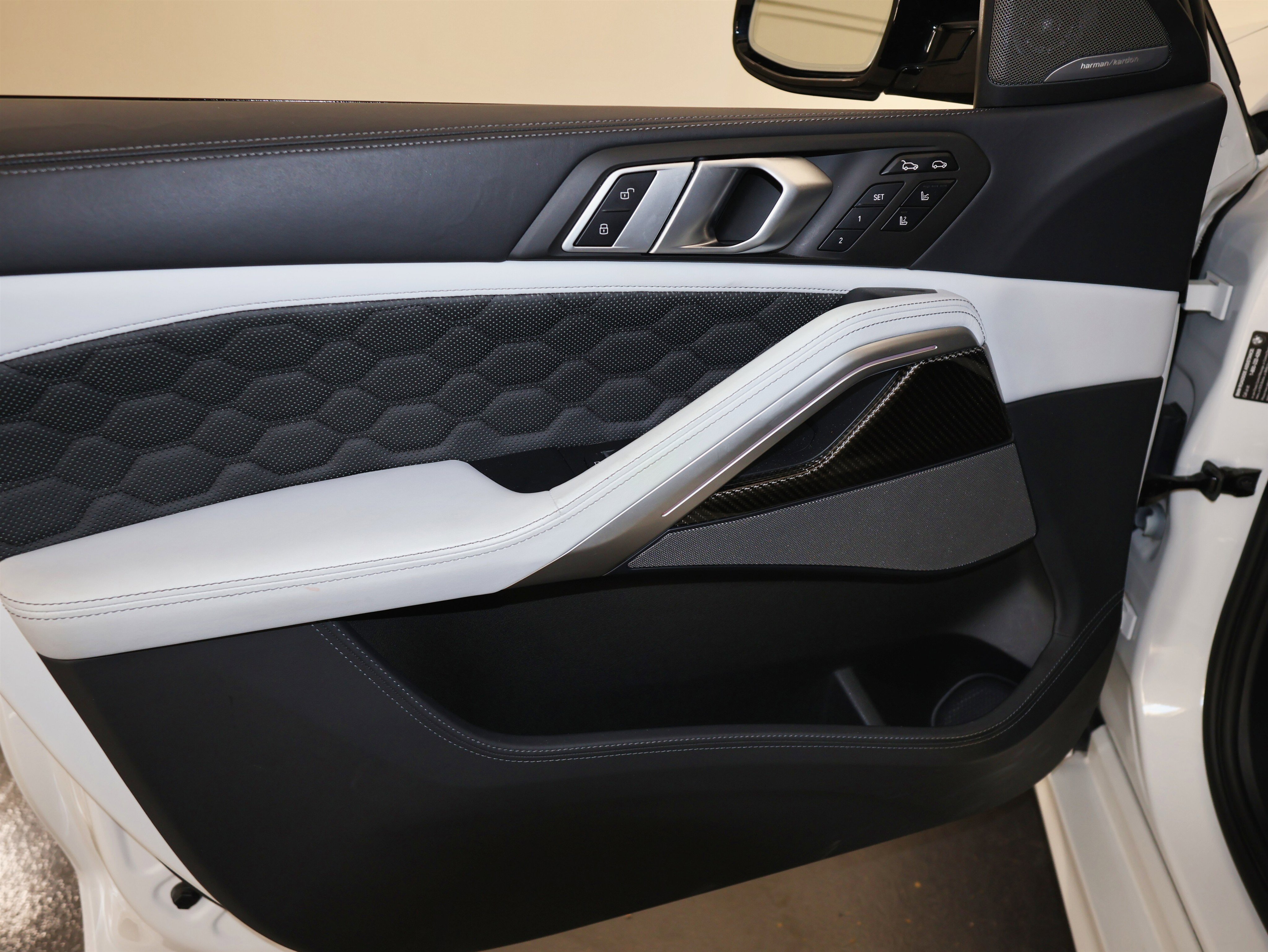 Used 2021 BMW X6 M w/ Executive Package image 24